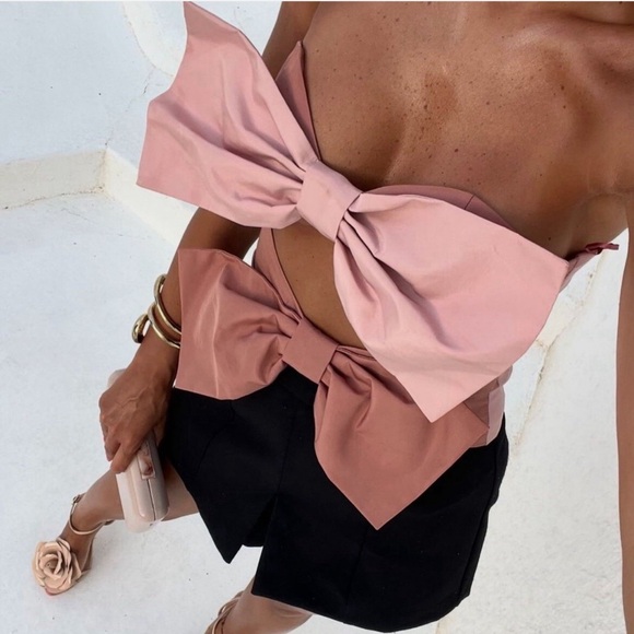 NEW ARRIVAL✨BLOGGERS FAVE NWOT Zara Taffeta Cutout Bow Tube Top - Picture 1 of 11
